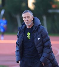 FCSB nu transferă doar jucători   Anunț important:   „Suntem în discuții cu un francez”   + Ce post ar urma să ocupe