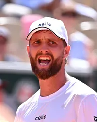 Sancționat dur de ATP    VIDEO.   Amendat după ce   a înjurat de 7 ori  într-un interviu » Suma e aproape egală cu premiul primit la Queen’s Club