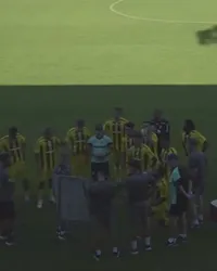 A scos Dinamo la tablă    FOTO.  Moment surprinzător la debut. Ce a făcut   Nuno Campos  în timpul meciului