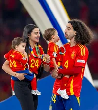 Amenințată cu moartea!  Fanii catalani   au hărțuit-o  pe partenera lui Marc Cucurella dintr-un motiv stupid