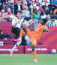 „Stil african, sălbatic”    Comentariul lui Schweinsteiger  asupra ivorienilor la Mondial, considerat discriminator: „Stereotipuri rasiste”