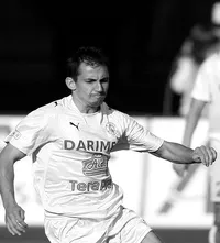 Doliu în fotbalul românesc    Radu Mărginean,  fost jucător la UTA și CFR Cluj, a murit la 43 de ani, după ce a căzut pe scări