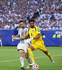 Zlatan, emoționat: „Îmi dau lacrimile”    Capul Verde  le-a cucerit pe legendele Thierry Henry și Schmeichel: „Sunt eroi, adevărații câștigători”