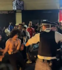 Violențe pe străzile din Londra    FOTO:    Fanii Egiptului au creat haos  în capitala Angliei după calificarea în optimile CM 2026
