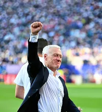 „Voiau să-l «rupă» pe Mbappe!”  Strategia la care a apelat Deschamps pentru   a-și proteja starul  de jocul dur al Paraguayului