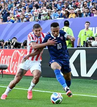 Mbappe pune la zid Paraguayul  Starul Franței, după   duelul dur  cu sud-americanii din optimi: „Dacă trebuie să ne murdărim, o vom face”