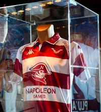  Rapid, fără tricou de bază    VIDEO + FOTO.  Giuleștenii și-au prezentat   noile echipamente:  au două sigle diferite de cea clasică