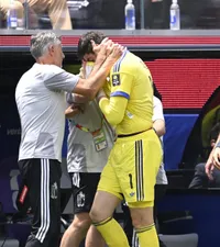Ghinion pentru Courtois    FOTO.  Portarul Belgiei   s-a accidentat  și a părăsit terenul în lacrimi la meciul cu Spania » Înlocuitorul său a gafat decisiv