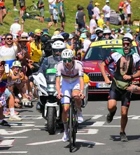 De ce e Pogacar suspectat    Campionul și bănuielile de dopaj  în Turul Franței. Legăturile slovenului cu persoane pedepsite: „Am îndoieli”