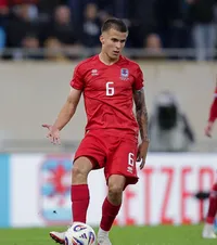 Dinamo, acord cu Benfica  „Câinii” au pus   jumătate de milion de euro  pe masă pentru un internațional » De ce ezită jucătorul