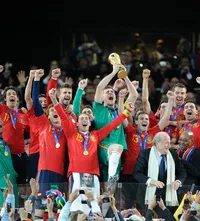 Explicația Spaniei mondiale    La Roja poate repeta traseul campioanei lumii  din 2010. Ce seamănă în start, în joc, în apărare, în rezultate!