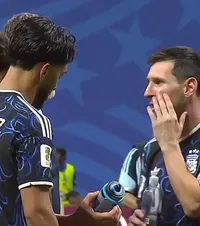 Moment viral după Anglia - Argentina    FOTO.  Sud-americanii au rămas uluiți după ce au citit   ce scria pe sticla lui Pickford.  Fața lui Messi a făcut înconjurul internetului