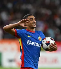 Un magician și doi în piuneze  Cum s-au descurcat   Boutoutaou, Gnahore și Labonne  la FCSB - Auda. Doi dintre ei, out după o repriză, unul aplaudat în picioare