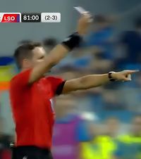 El a văzut „roșu” în Bănie    FOTO.  UEFA a făcut lumină! Pe cine   a eliminat  arbitrul în minutul 81 al meciului dintre U Craiova și Levski