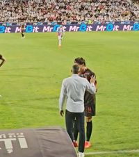 Campos, „dirijorul” lui Dinamo   VIDEO:  Tehnicianul „câinilor” a dat indicații fără încetare la Galați și  l-a enervat pe arbitrul Găman