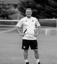 „A murit cu zile!”  Fratele maseurului de la Dinamo 2, decedat în  accidentul de la Câmpulung,  e furios: „Stăm și așteptăm la uși. Asta e România!”