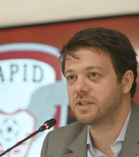 Rapid a rezolvat fundașul stânga  Victor Angelescu a confirmat un  nou transfer la Rapid.   Când va avea drept de joc