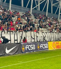 LE-AU ÎNTORS SPATELE   Peluza Nord FCSB, mesaj dur către jucători la meciul cu Farul: ultrașii au absentat din peluză, dar i-au taxat printr-un  banner acid