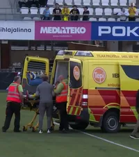 Momente de panică la KuPS - Craiova   FOTO.  Abia se ținea pe picioare și  se plimba dezorientat în poartă!  Dus de urgență la spital