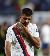 Lovitură de teatru în Spania  Rodri  refuză Real Madrid  și alege marea rivală!