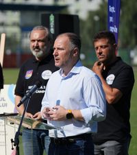 Încă o promisiune pentru Flamaropol  Primarul Rareș Hopincă anunță o  arenă de 5.000 de locuri:  „Am luat noi proiectul, ca să finalizăm lucrările”