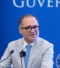 Manevră revoltătoare  Campionii sunt neplătiți, dar ANS dă  173.000 de euro pe renovarea unor băi!  Cum au fost mutați banii sportivilor
