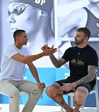 Kyle Chalmers vrea să vină în România  Australianul l-a intervievat pe David Popovici și l-a numit pe român  „cel mai mare înotător din toate timpurile!”