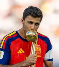 Barcelona a dat lovitura verii  Rodri merge pe Camp Nou! Manchester City a acceptat  a cincea ofertă  a catalanilor