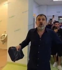 Becali de Albania!   FOTO+VIDEO.  Patronul  a vărsat o pungă plină cu bani  în vestiar, după ce echipa sa a umilit călăul FCSB
