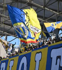 Rasism înainte de „Primvs Derby”    FOTO:  Mesajul afișat de  fanii Petrolului,    înaintea duelului cu Rapid din Liga 1