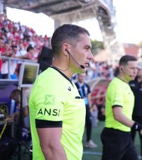 Gol anulat după 8 minute    FOTO:  Faza din  UTA Arad - Corvinul  care le-a dat bătăi de cap arbitrilor. De ce nu a fost validată reușita