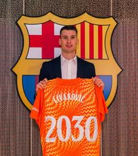 Barcelona nu se oprește   Catalanii  au transferat un portar  de la o echipă din estul Europei