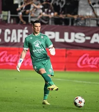 Aioani, dublă eroare la gol!   FOTO.  Portarul Rapidului  i-a făcut cadou Craiovei  deschiderea scorului în Giulești