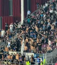 Giulești sub rasism   Fanii Craiovei, derapaje  din colțul peluzei. Scandări discriminatorii anti-Rapid