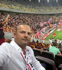 Bagă bani la Liești, dar ține cu Dinamo   Cine e deputatul  care susține financiar echipa din Galați și este nelipsit de la meciurile „câinilor”