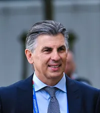Lupescu, reacție hilară  Ce a cerut, după ce FCSB a făcut trei transferuri spectaculoase  înainte de derby-ul cu Dinamo