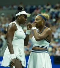 Înfrângere dureroasă   Venus și Serena Williams, eliminate  în primul tur la US Open, după un thriller de 3 ore!  Au avut 5-0 în decisiv
