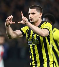 Răzvan Marin nu iartă nimic   VIDEO.  Mijlocașul  a înscris din nou  pentru AEK Atena!