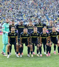 Gazonul le pune probleme   Petrolul vrea să se mute pe alt stadion, din cauza terenului  de pe „Ilie Oană”  » Antrenorul a răbufnit: „Nu e normal!”