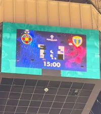 „Reparat” doar pe Facebook   FOTO:   Cubul Arenei Naționale,  probleme vizibile la FCSB - Petrolul