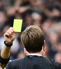 Uimitoarea tentativă de corupere a arbitrului   Ce a încercat antrenorul  unei echipe din prima ligă!