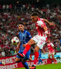 Dinamo, de neoprit în Superligă!   „Câinii” au zdrobit Farul  și încheie etapa 10 pe primul loc