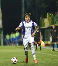 Criticat de fani, apărat de tată   Antrenorul liderului din Liga 2 a răbufnit:  „Câtă ipocrizie!”  » Fiul său evoluează la FC Argeș
