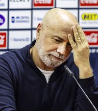 „Doi escroci”   Selecționerul și directorul sportiv ai Bosniei,  atacați în propria țară înaintea jocului cu România