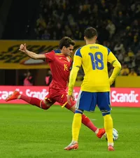 Nu se înțeleg pe teren!  Momentul care a arătat că jucătorii naționalei au o problemă.  Ce au făcut Razvan Marin și Ianis Hagi  cu Suedia