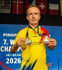 De la un tratament greșit, pe acoperișul lumii  Povestea impresionantă a lui Dorin Găbudean,  campionul mondial la tenis de masă  pentru persoane cu Parkinson