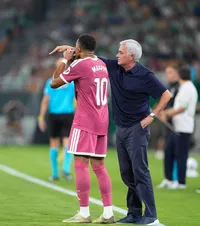 Tensiuni la Real Madrid   Mourinho nu l-a iertat pe Mbappe  pentru gestul sfidător făcut după accidentare. S-a lăsat cu insulte