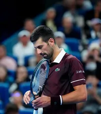 Djokovic, spasme la Shanghai   VIDEO.  Sârbul părăsește turneul  după primul meci:  „Nu m-am simțit eu însumi”