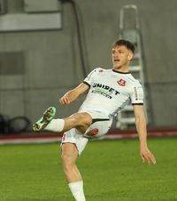 Prezentat în Superliga  Jucătorul cu 3 retrogradări consecutive a semnat la 10 zile după  ce era dat ca și transferat în Italia