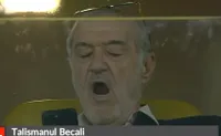L-au plictisit   FOTO.  Cum a fost surprins  Gigi Becali  în lojă la FCSB - Oțelul